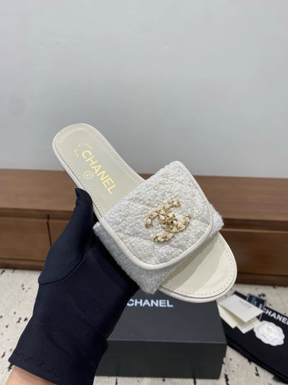 Backpack buckles slippers