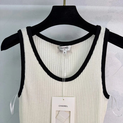 Color-blocked knit vest