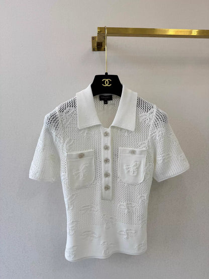 Short-sleeved knit top