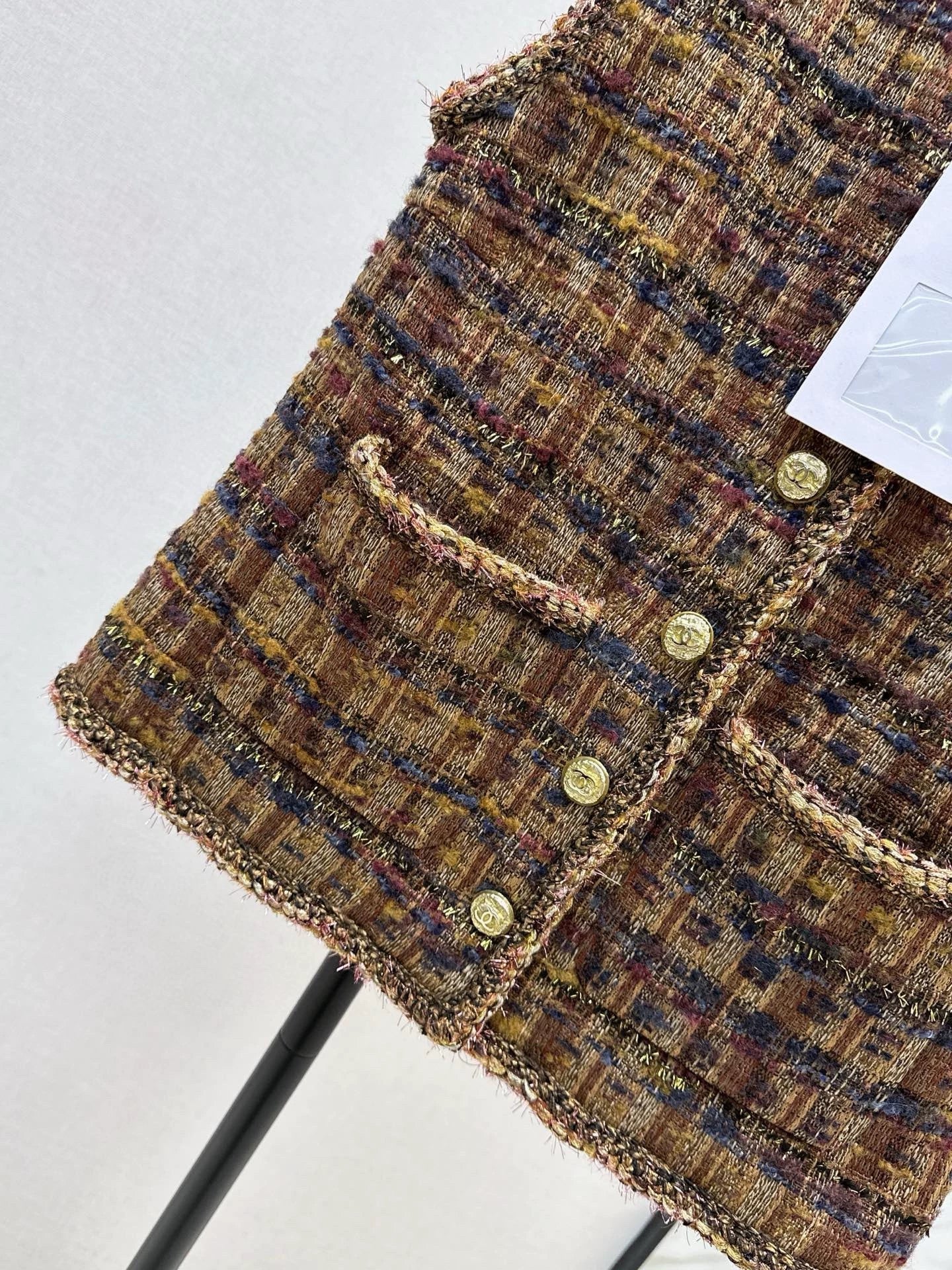 Color-blocked woven trim Vest