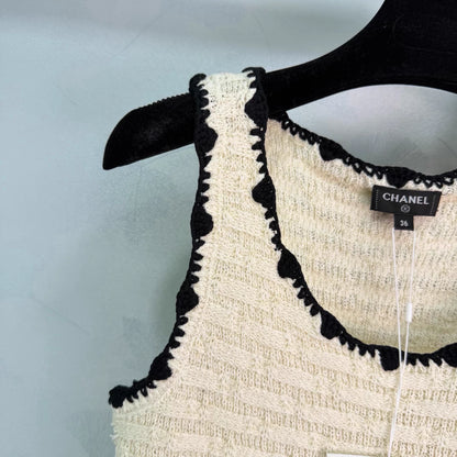 U-neck vest