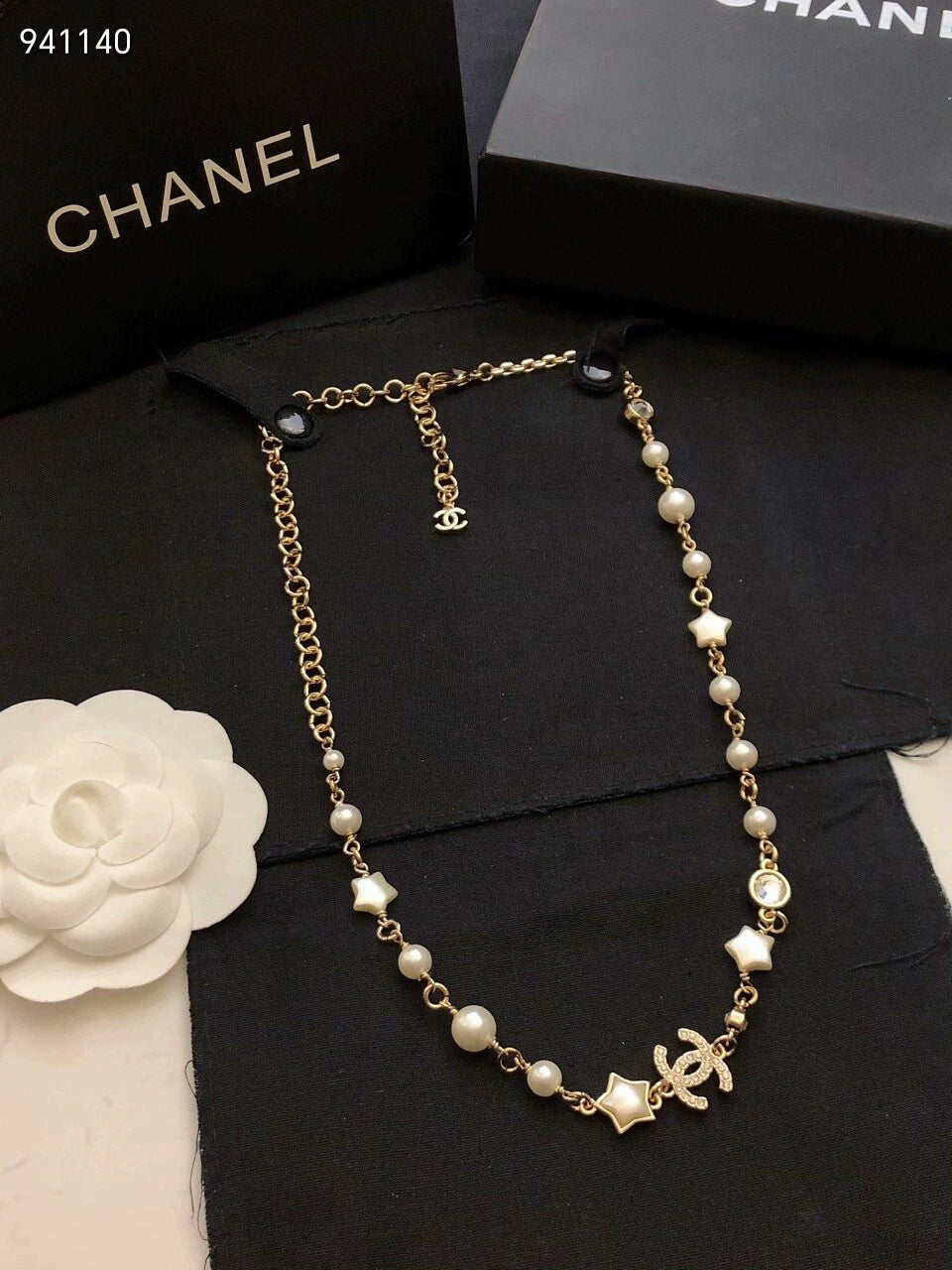 Five pointed star double layered pearl necklace