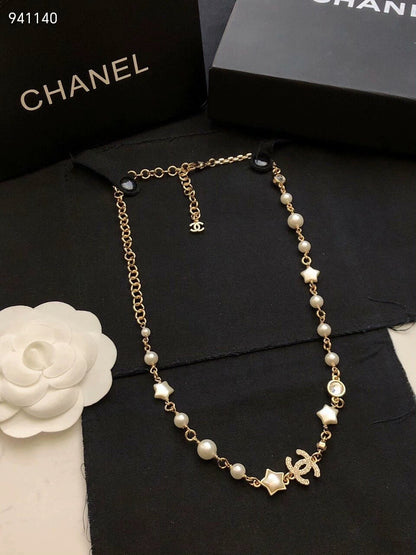 Five pointed star double layered pearl necklace