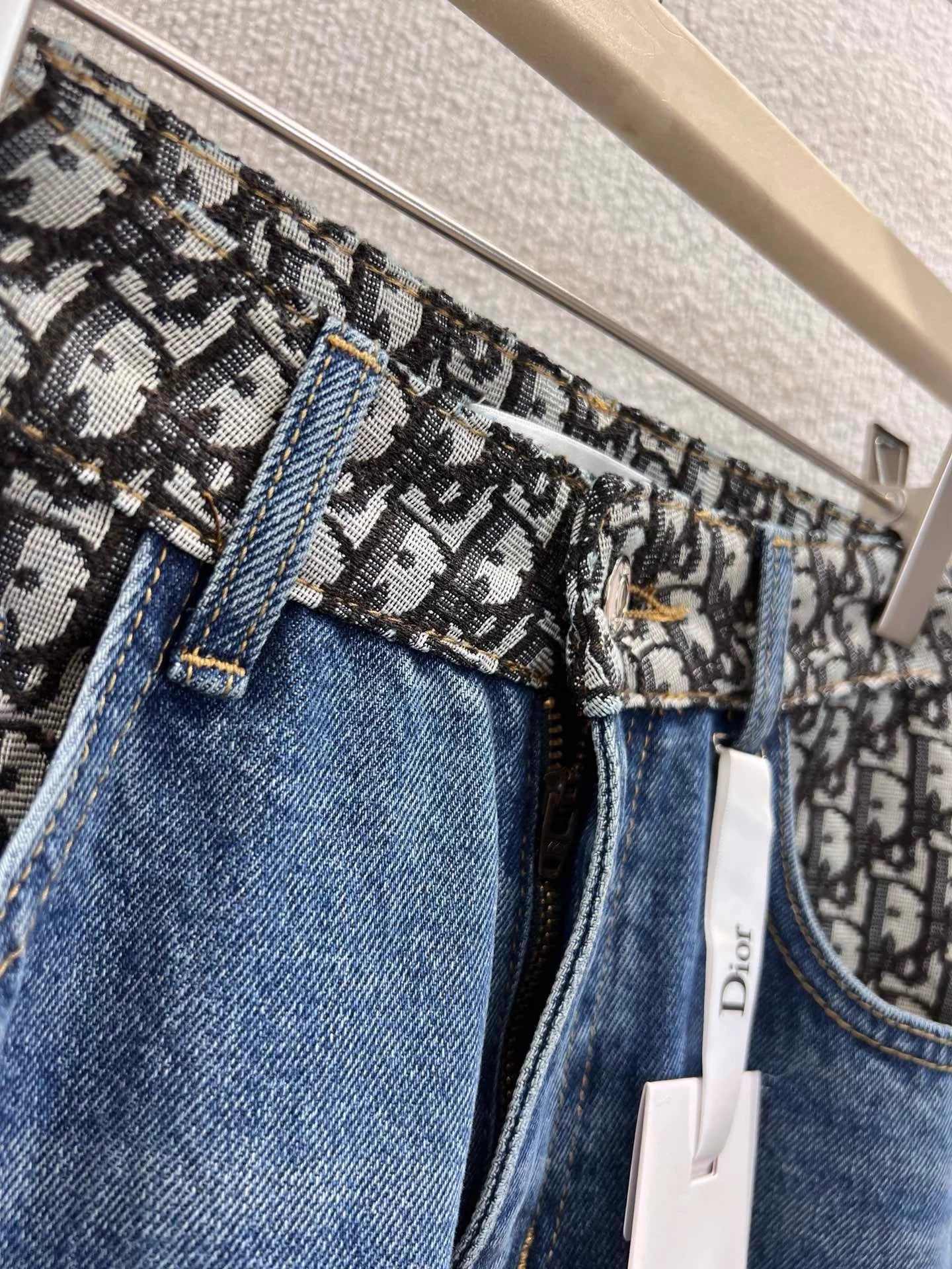 Color-blocked straight-leg jeans
