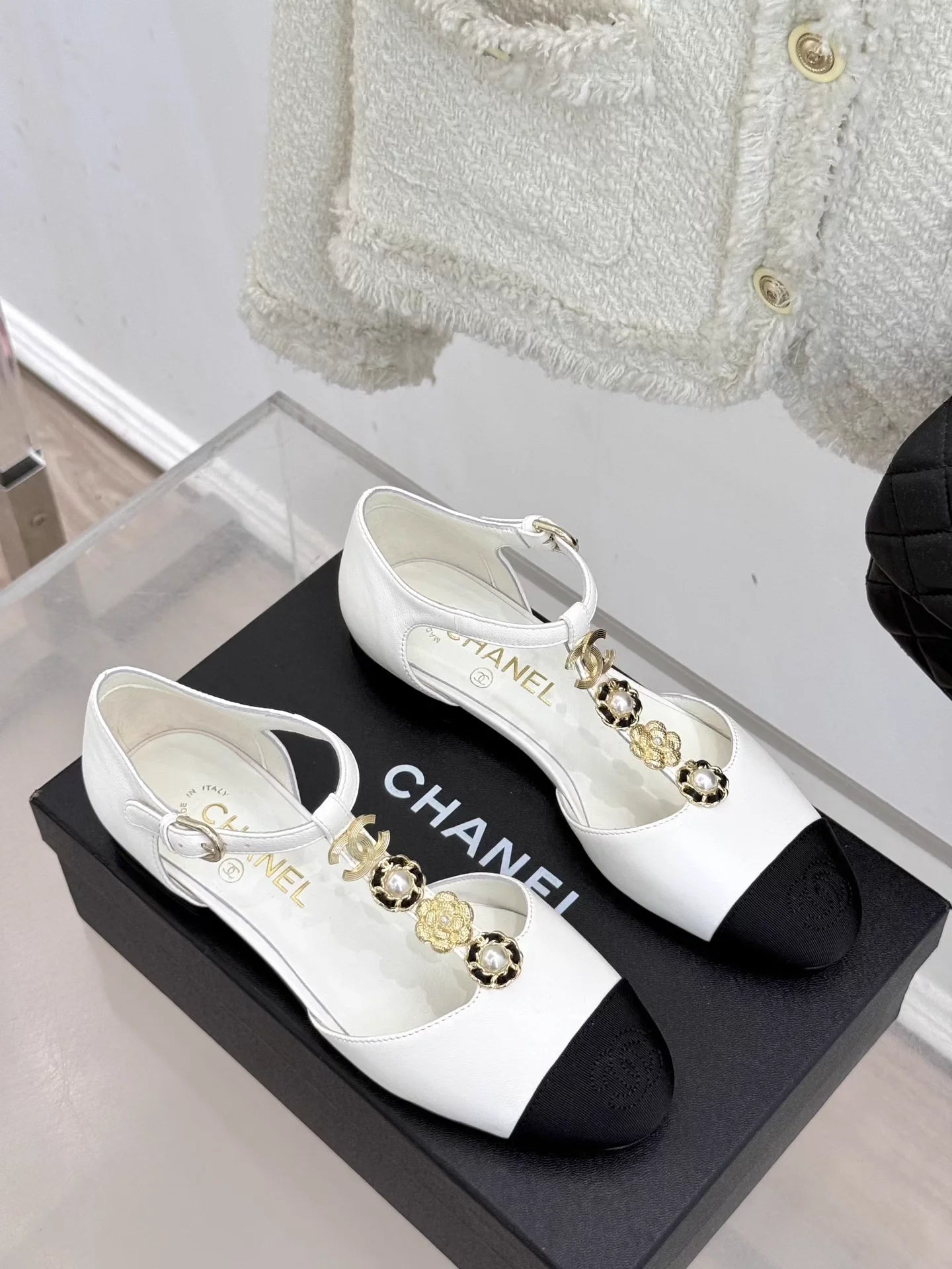 T-strap Mary Jane shoes