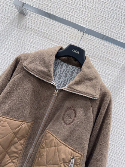 26New Quilted-Pattern Long-Sleeve Jacket with Pockets, Zipper, and Lapel