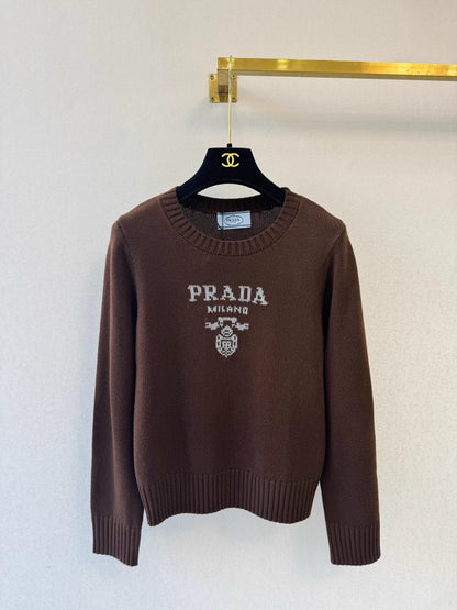 Crew neck knit sweater
