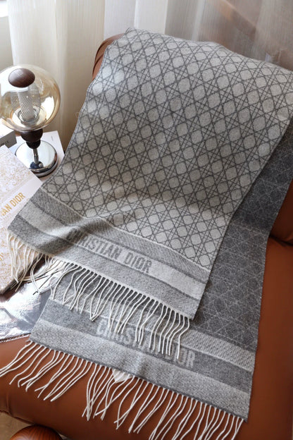 Cashmere scarf