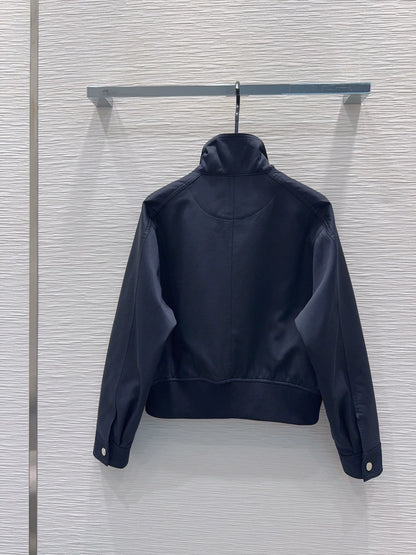 26New Classic Minimalist Long-Sleeve Jacket