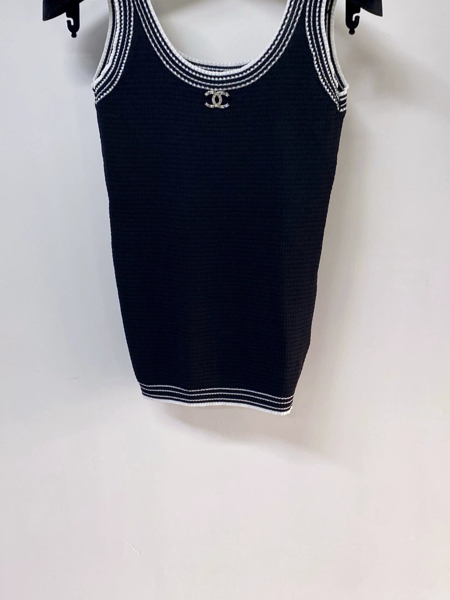 26ss Color-blocked trim tank top