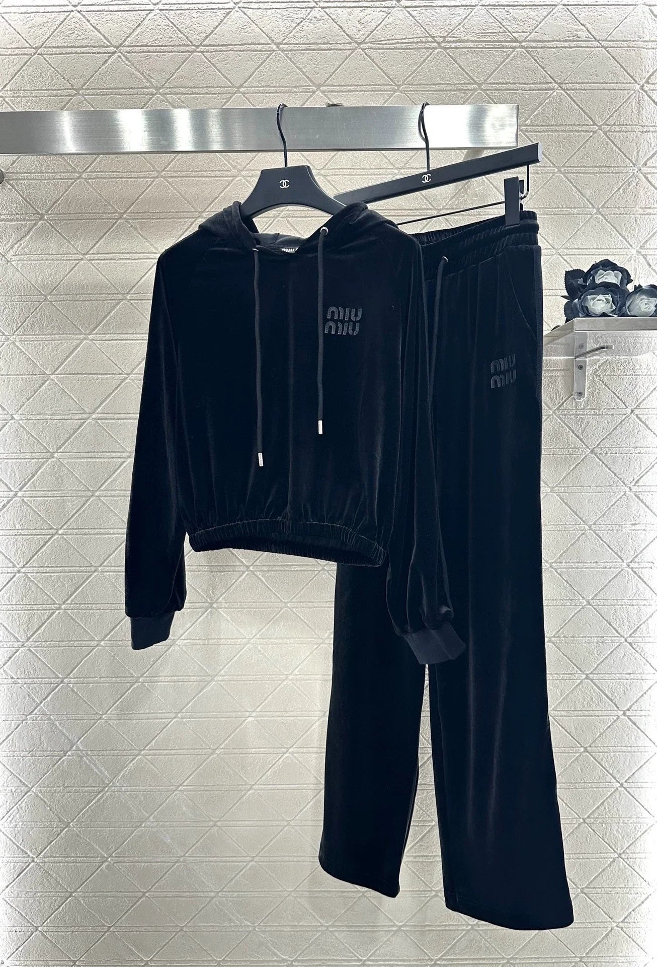 Hooded webbing set