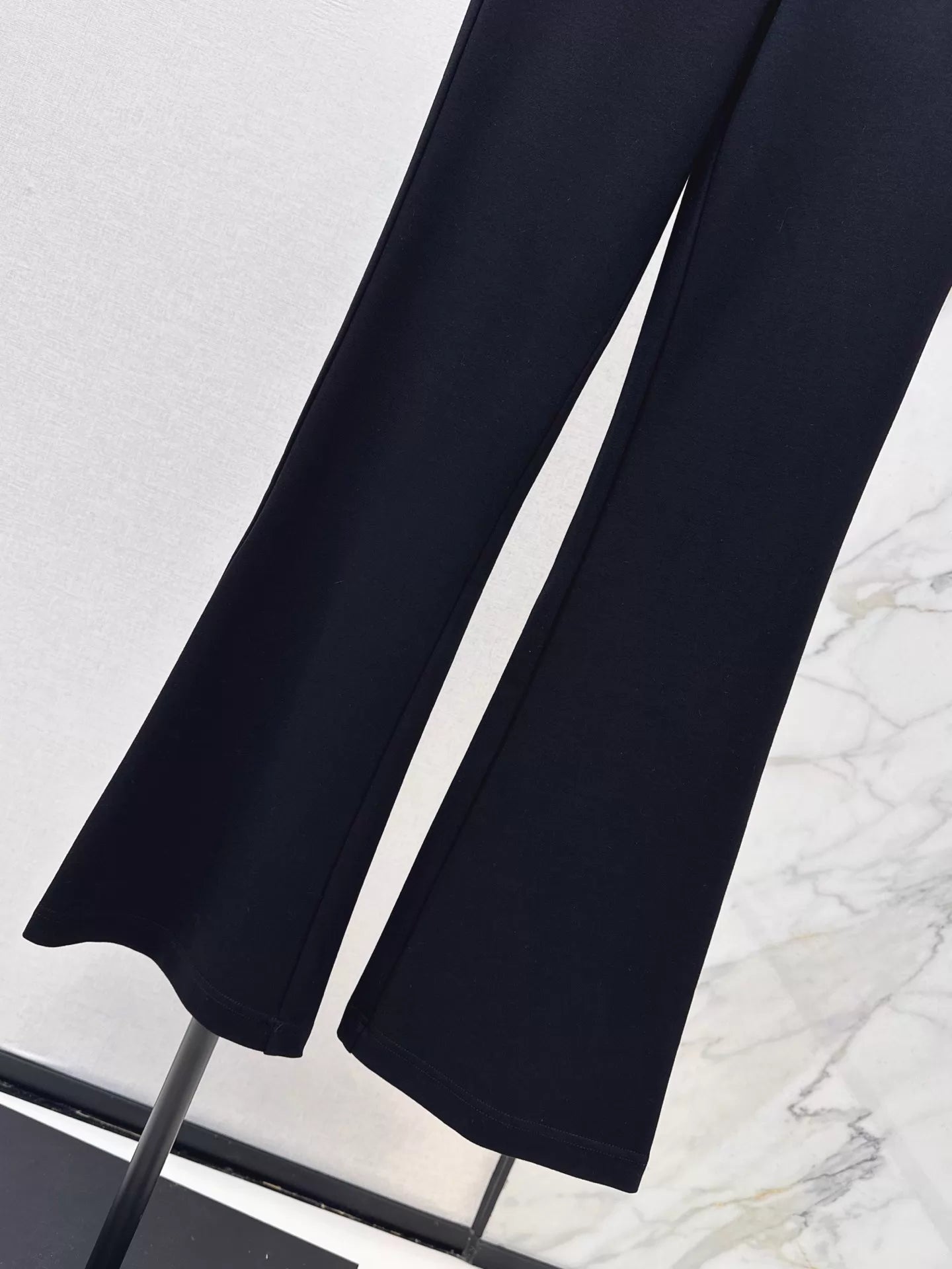 26ss Flared mid-high waist stretch leggings
