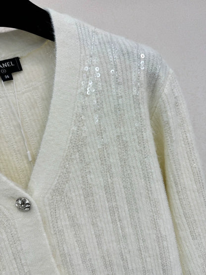 White knitted cardigan