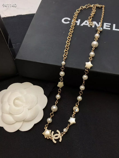 Five pointed star double layered pearl necklace