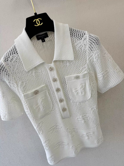 Short-sleeved knit top