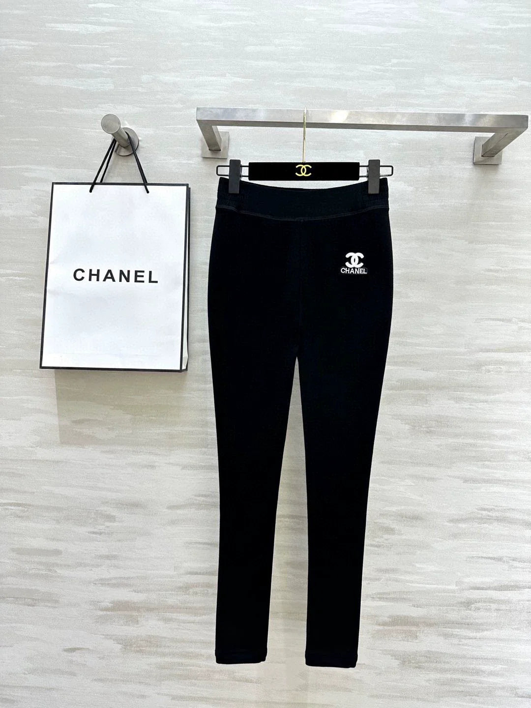 Wool heated one crotch nine quarter pants