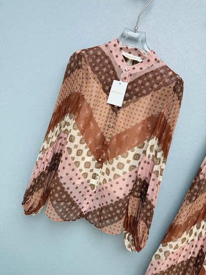 26Vintage-Style Pleated Set in Dusty Pink-Brown