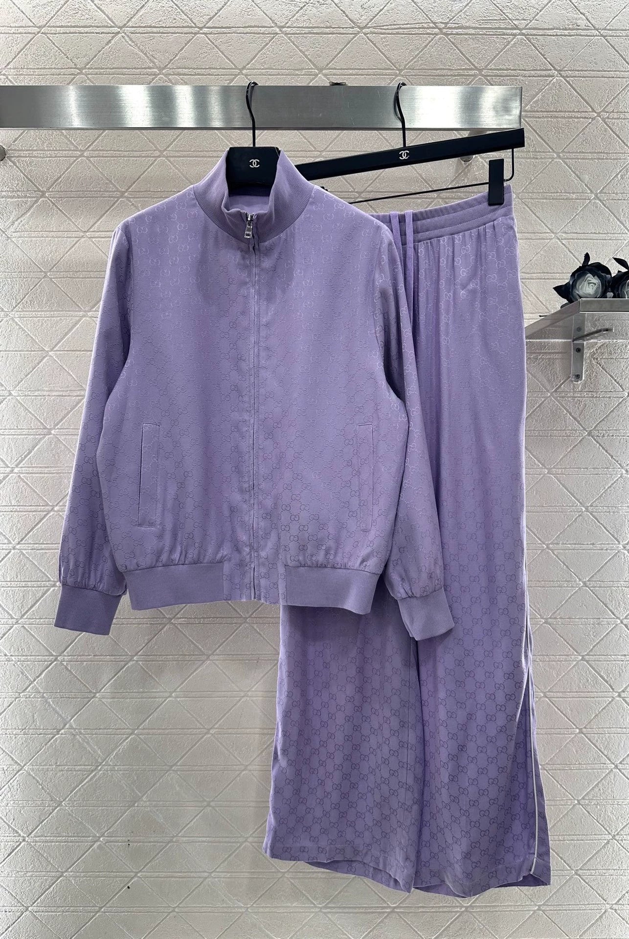 Jacquard suit