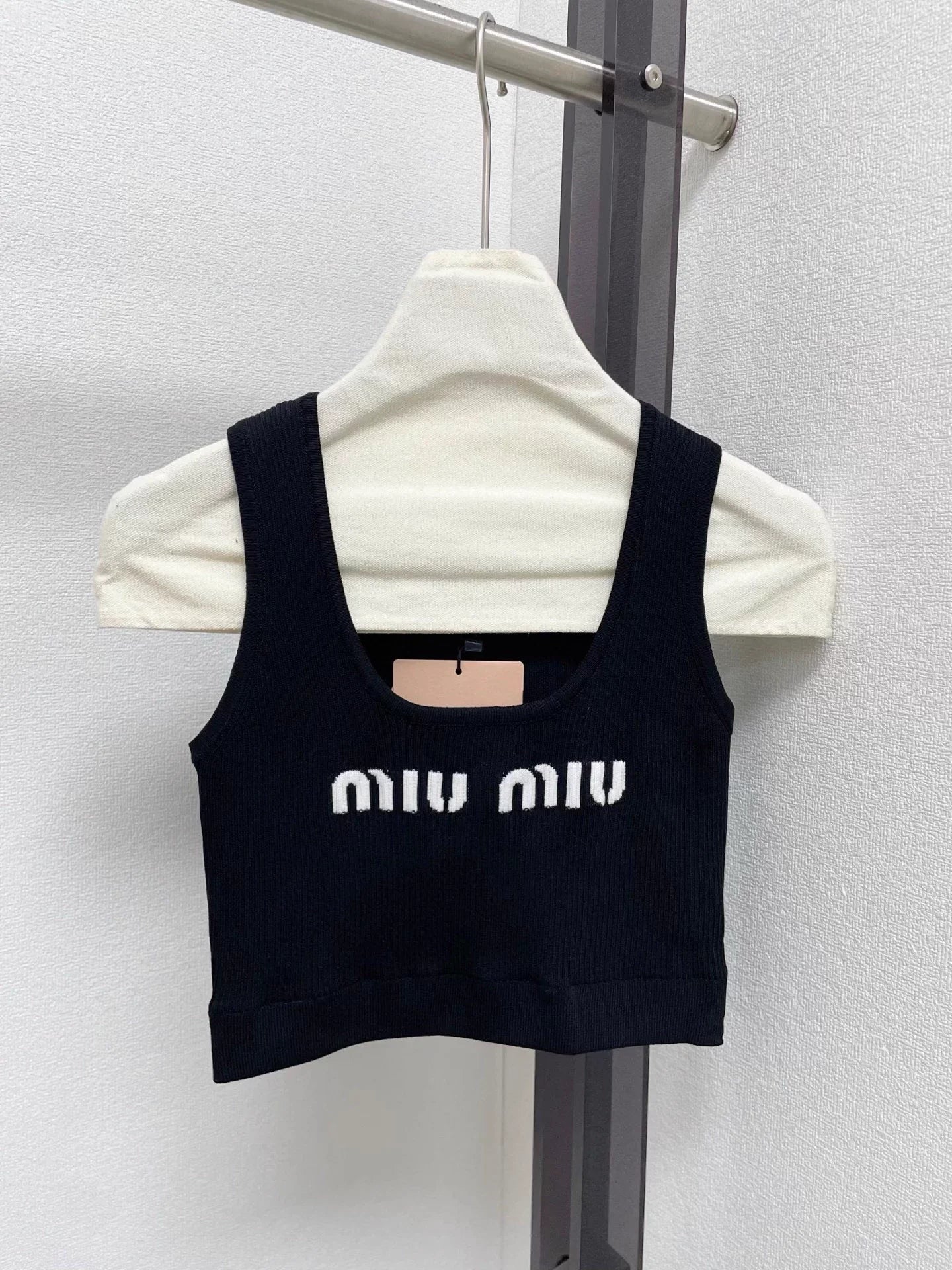 Jacquard U-neck high-waisted vest