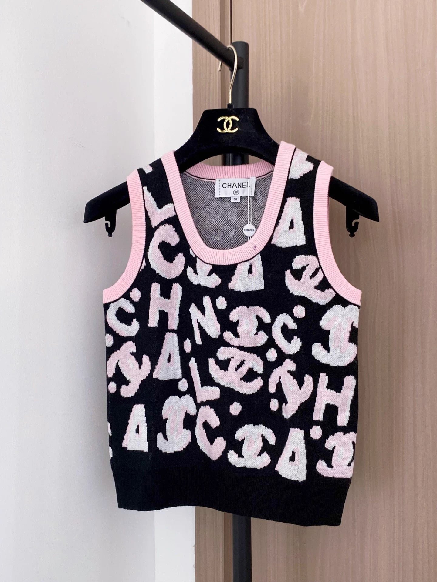 Color-blocked Knit Vest