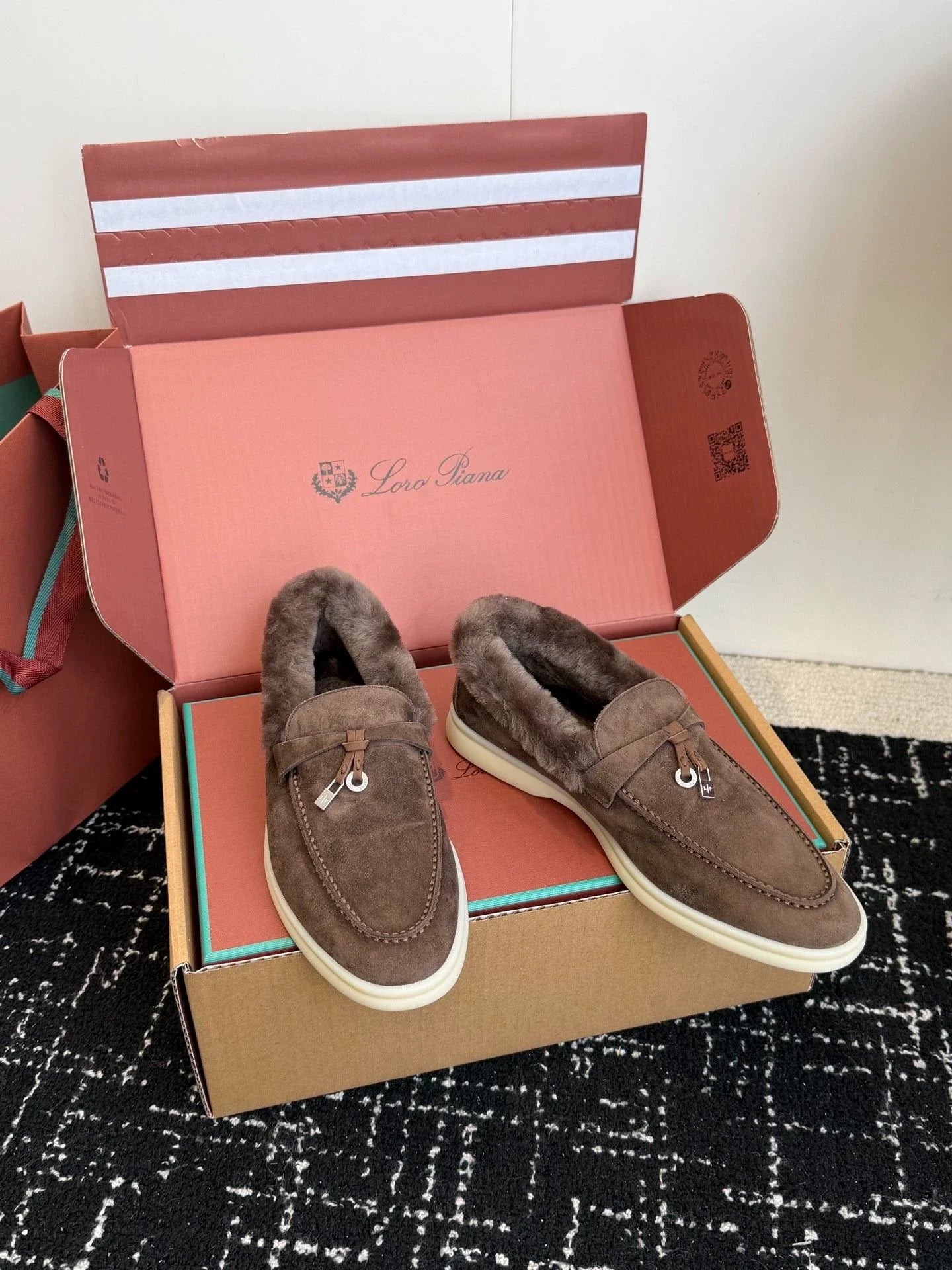Pendant Loafers