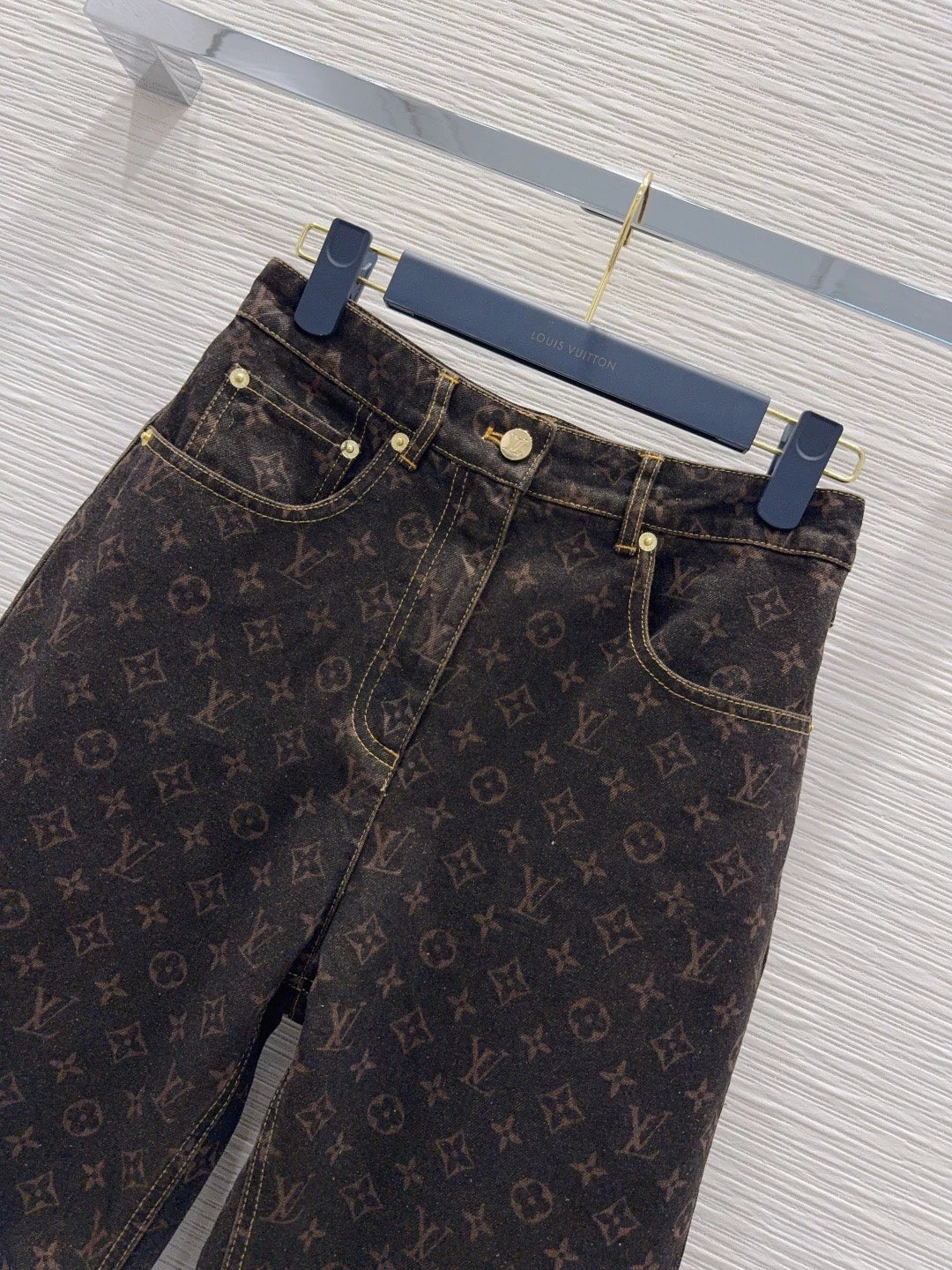 26New Printed Denim Mid-Length Shorts