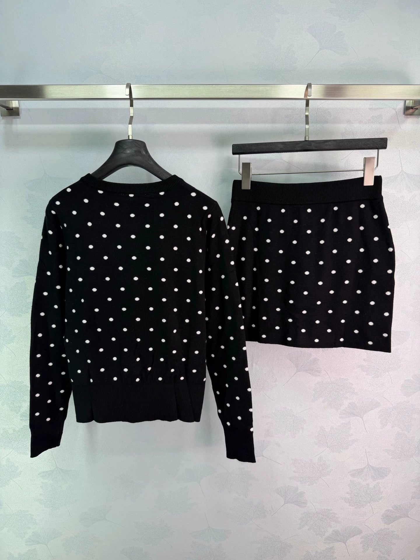 MiuMiu/26 Early Fall New Polka Dot Knit Long-Sleeve Cardigan and Mini Skirt Set