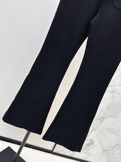 Chain pocket flared trousers