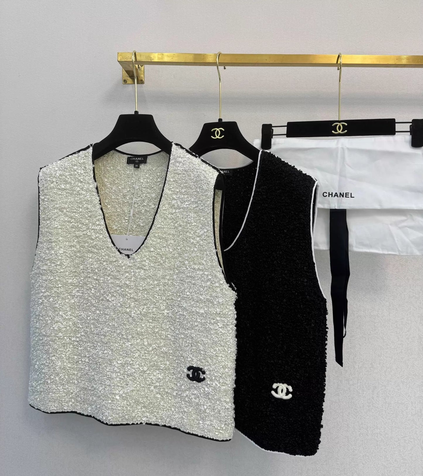 26ss V-neck sleeveless vest