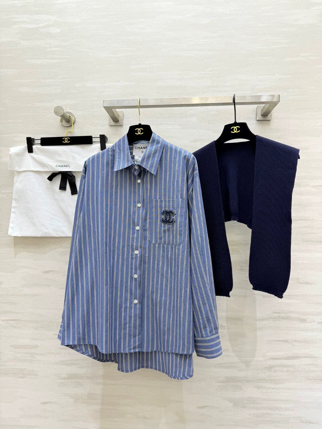 Shawl-style two-piece shirt set