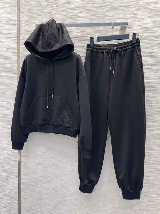 26New Hooded Long-Sleeve Sweatshirt and Jogger Pants Casual Set
