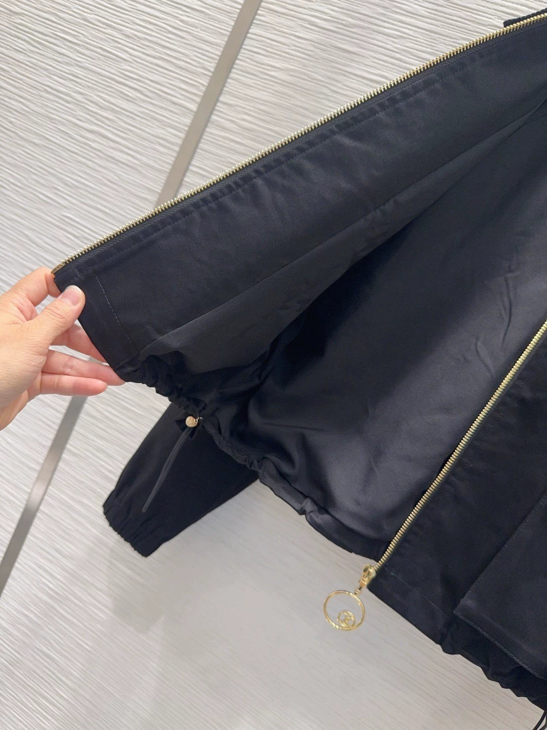 26New Long-Sleeve Jacket with Pockets, Drawstring, and Zipper