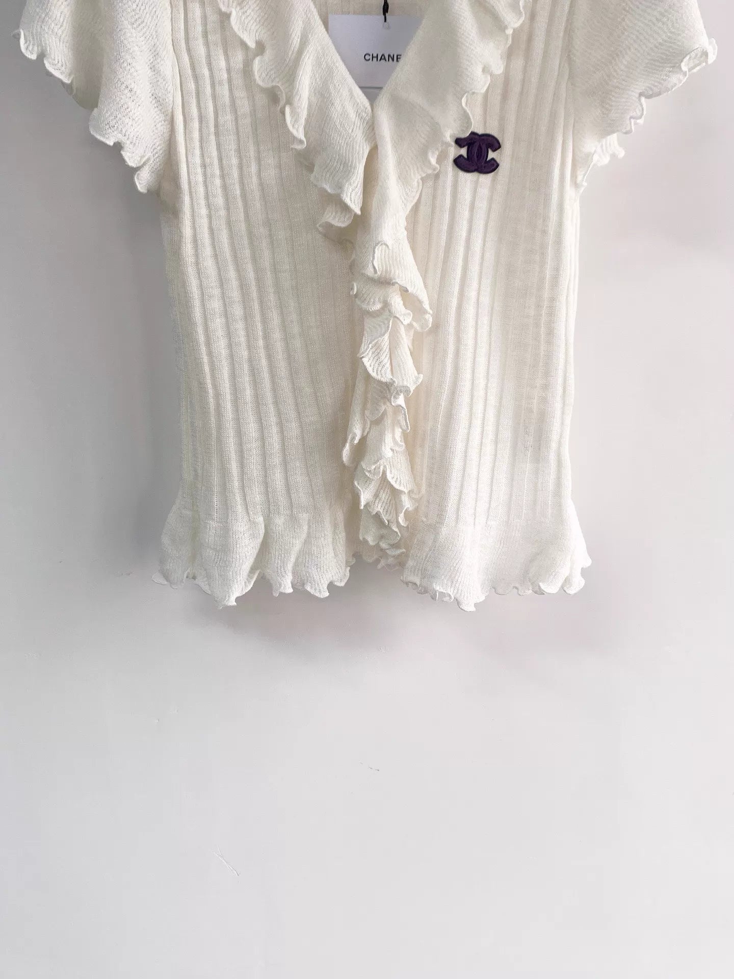 26ss V-neck letter short-sleeved shirt