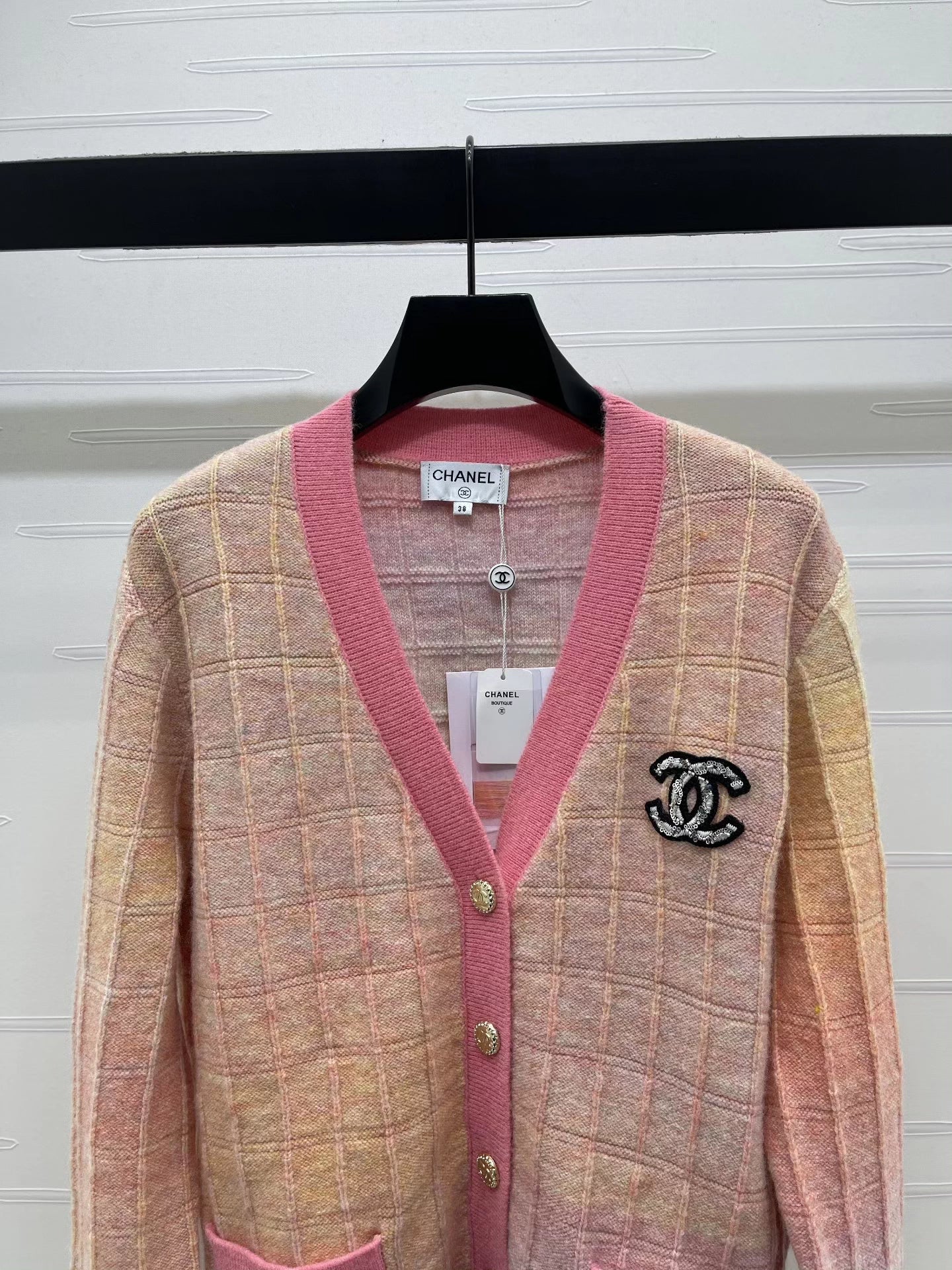 Double-pocket V-neck cardigan