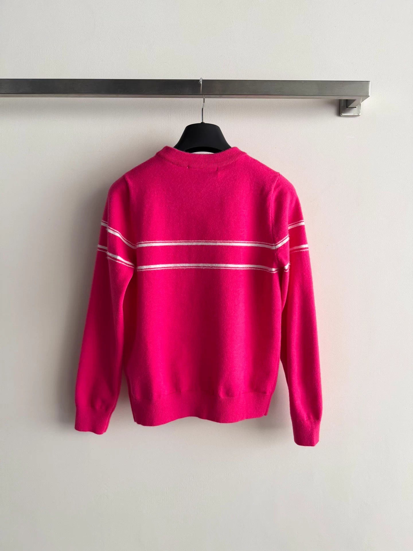 Long-sleeved sweater