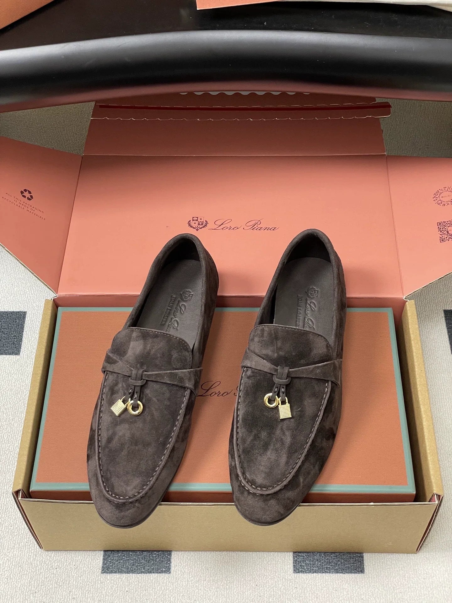 Pendant Loafers