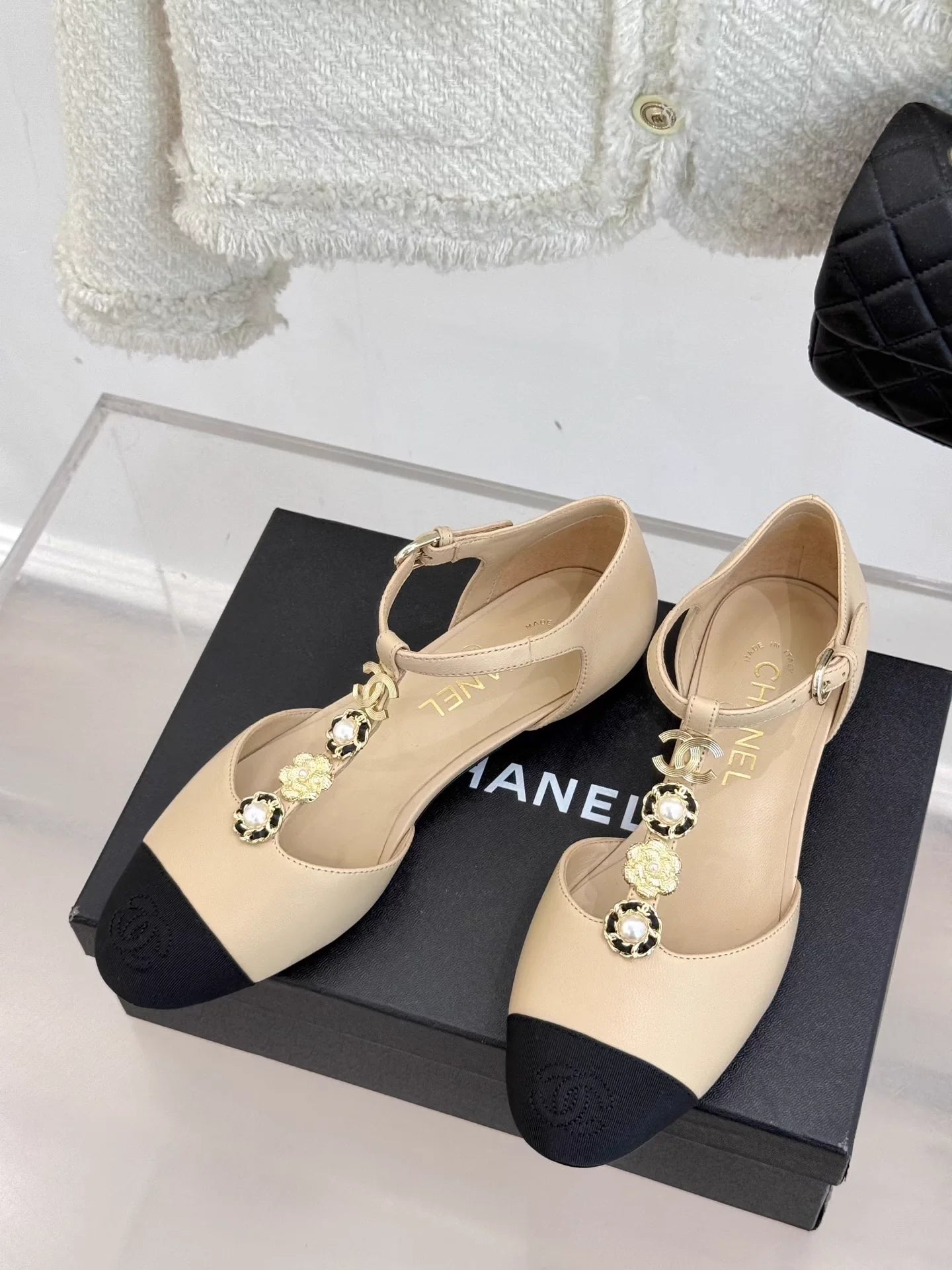 T-strap Mary Jane shoes