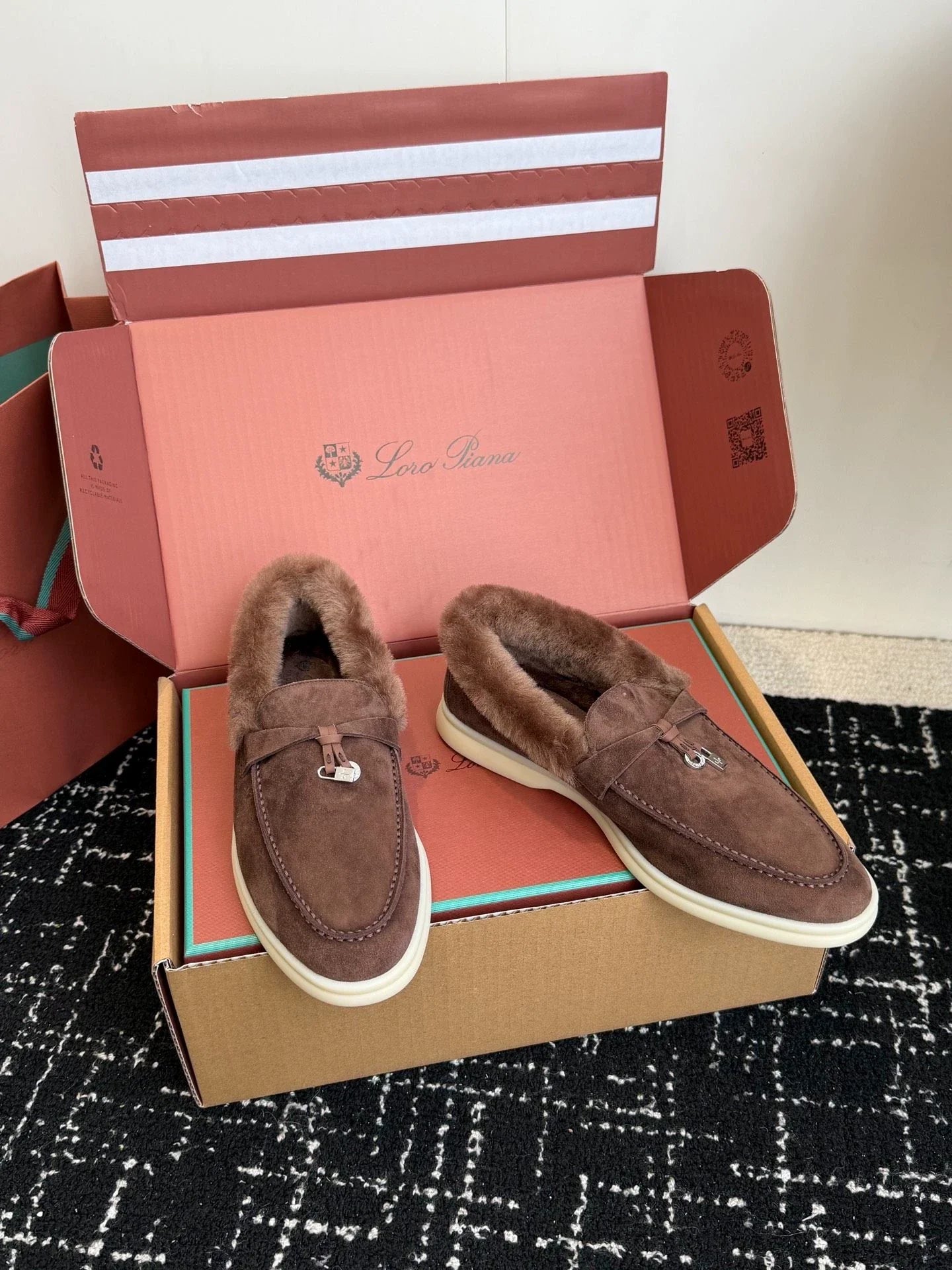Pendant Loafers