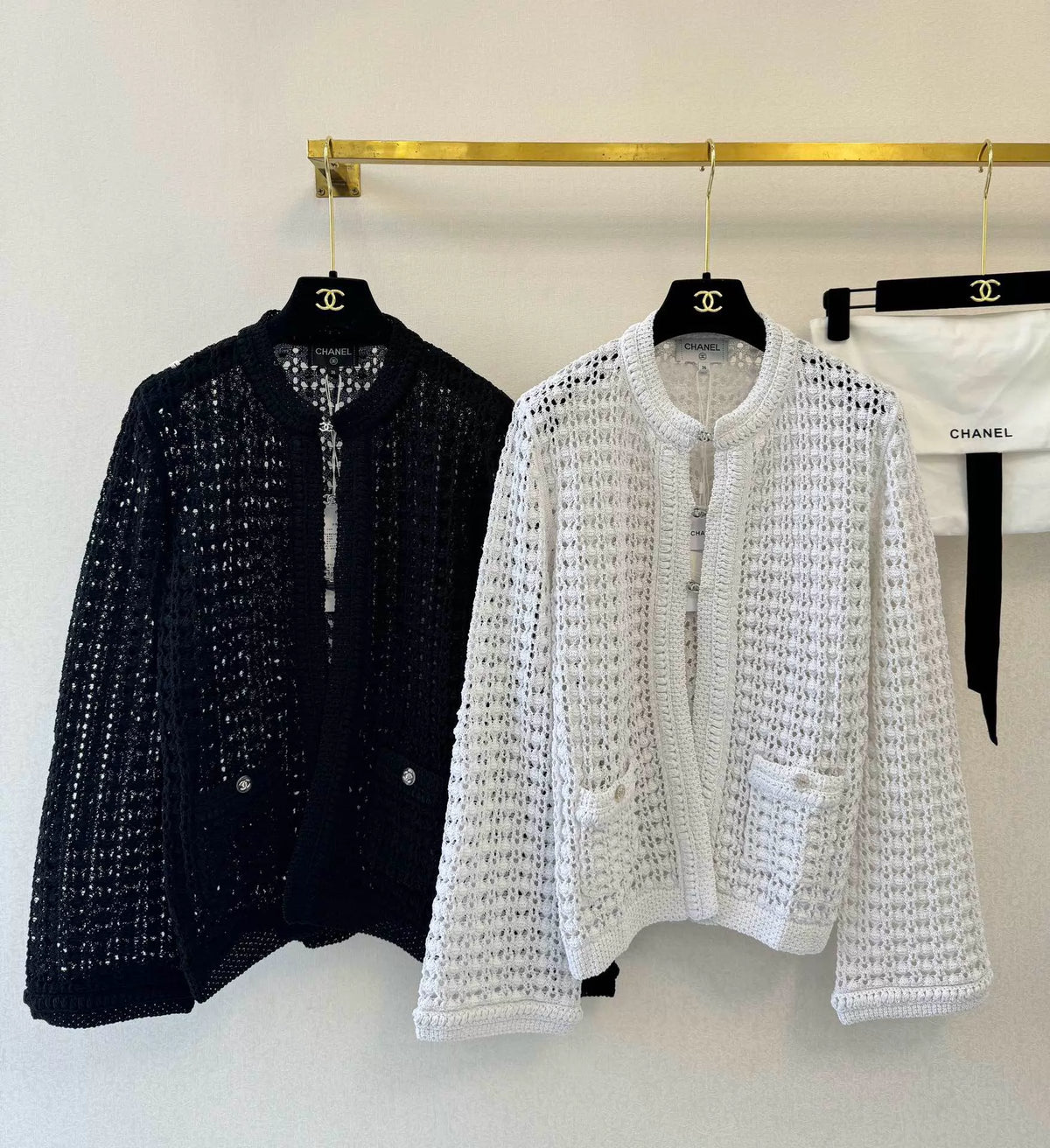 26New Early Spring Crew-Neck Cardigan