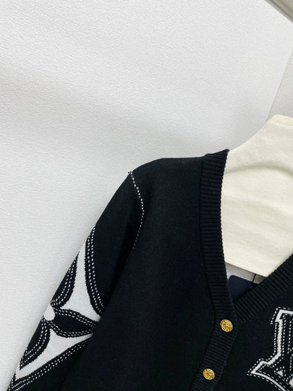 25fw Sleeve contrasting logo V-neck cardigan