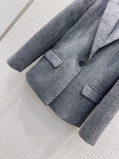 26New Classic Minimalist Blazer