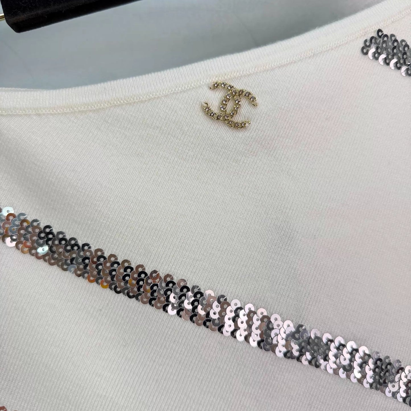 26ss Sequined Striped Knit One-Shoulder Vest