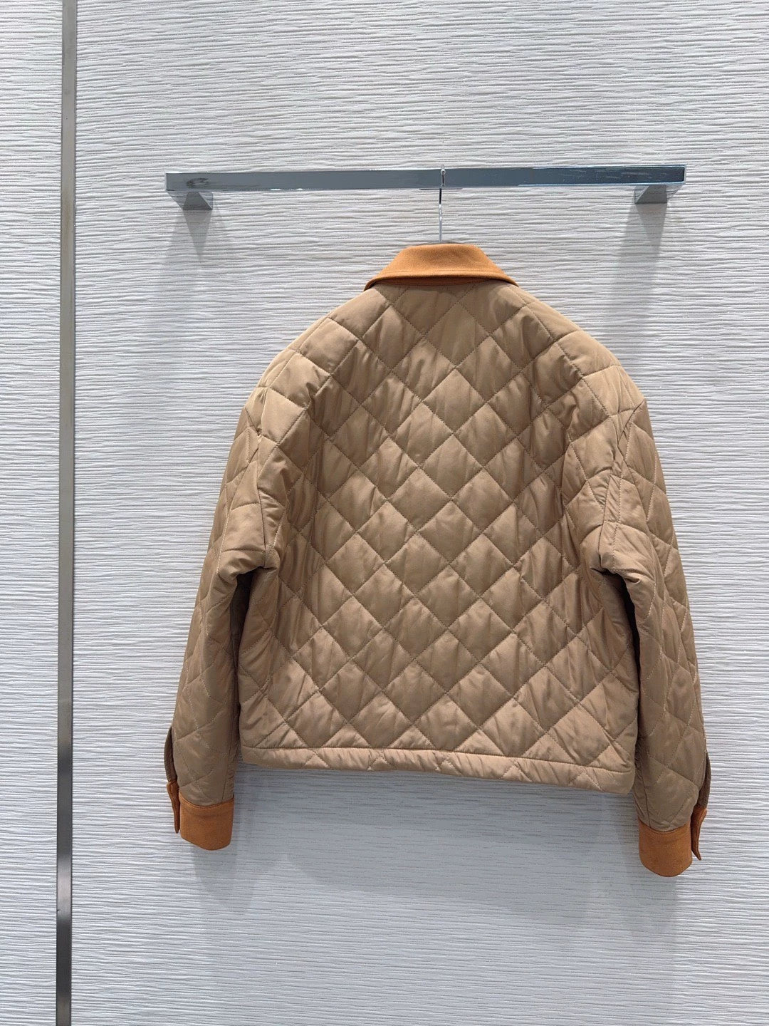 26New Color-Block Quilted Long-Sleeve Padded Jacket