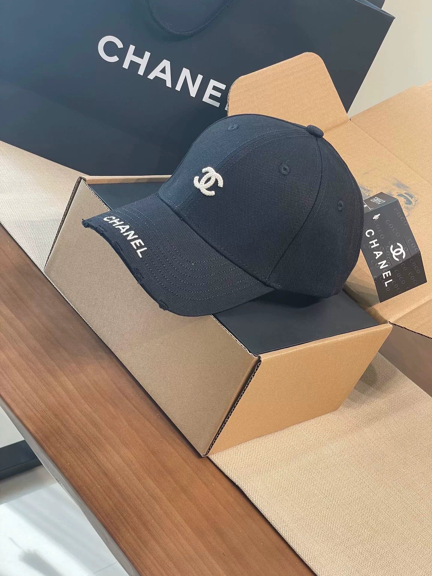 26ss Embroidered logo baseball cap
