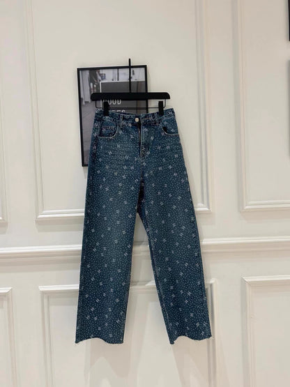 Heavy-duty pearl-studded pants