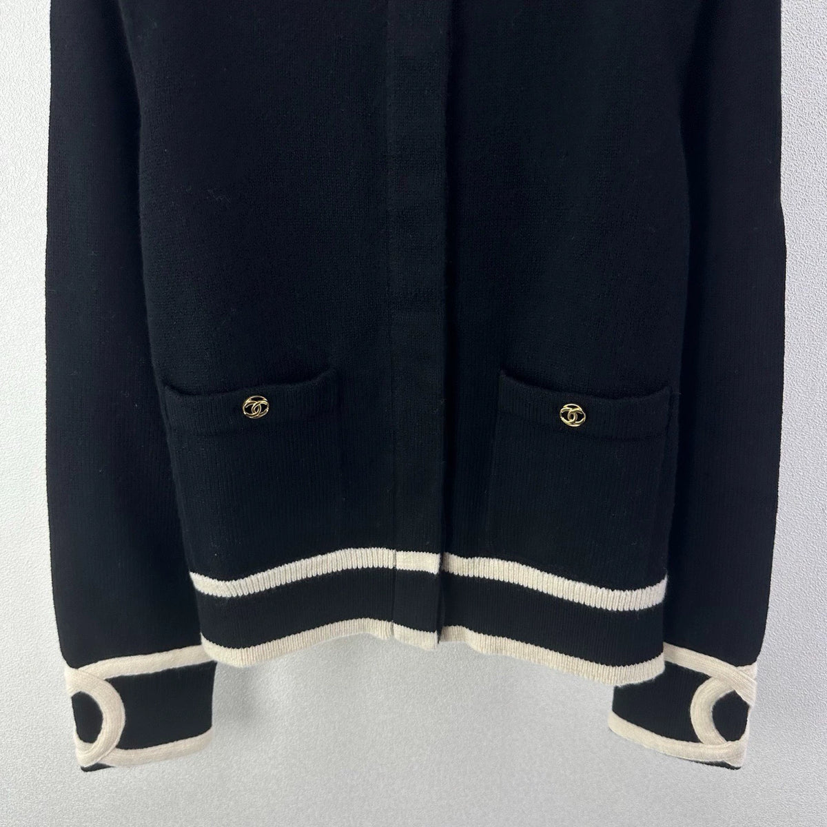 26Latest Fall/Winter Crew-Neck Knitted Cardigan