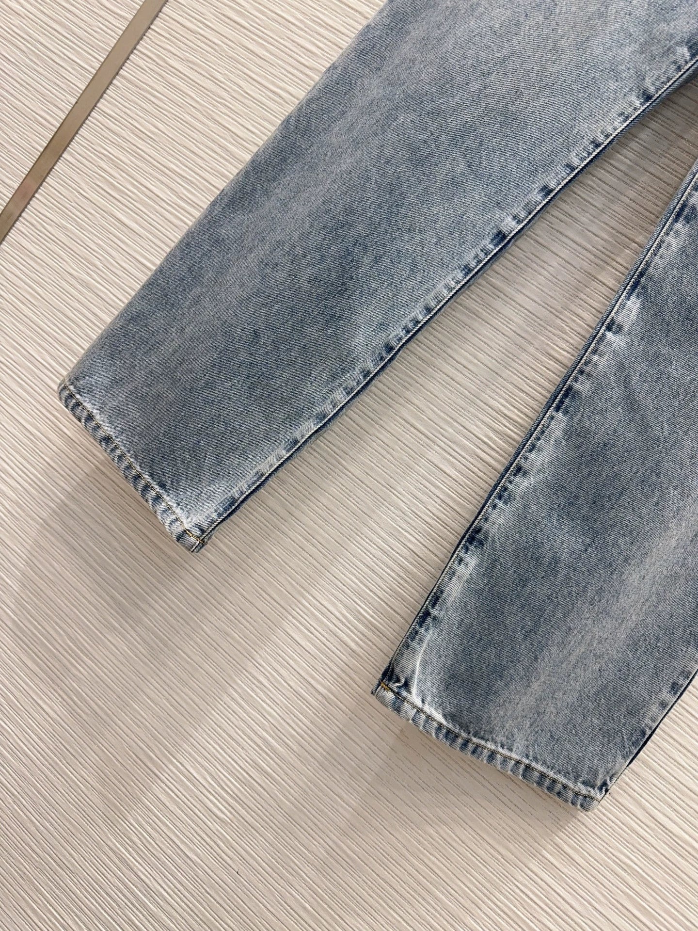 26ss Logo button jeans