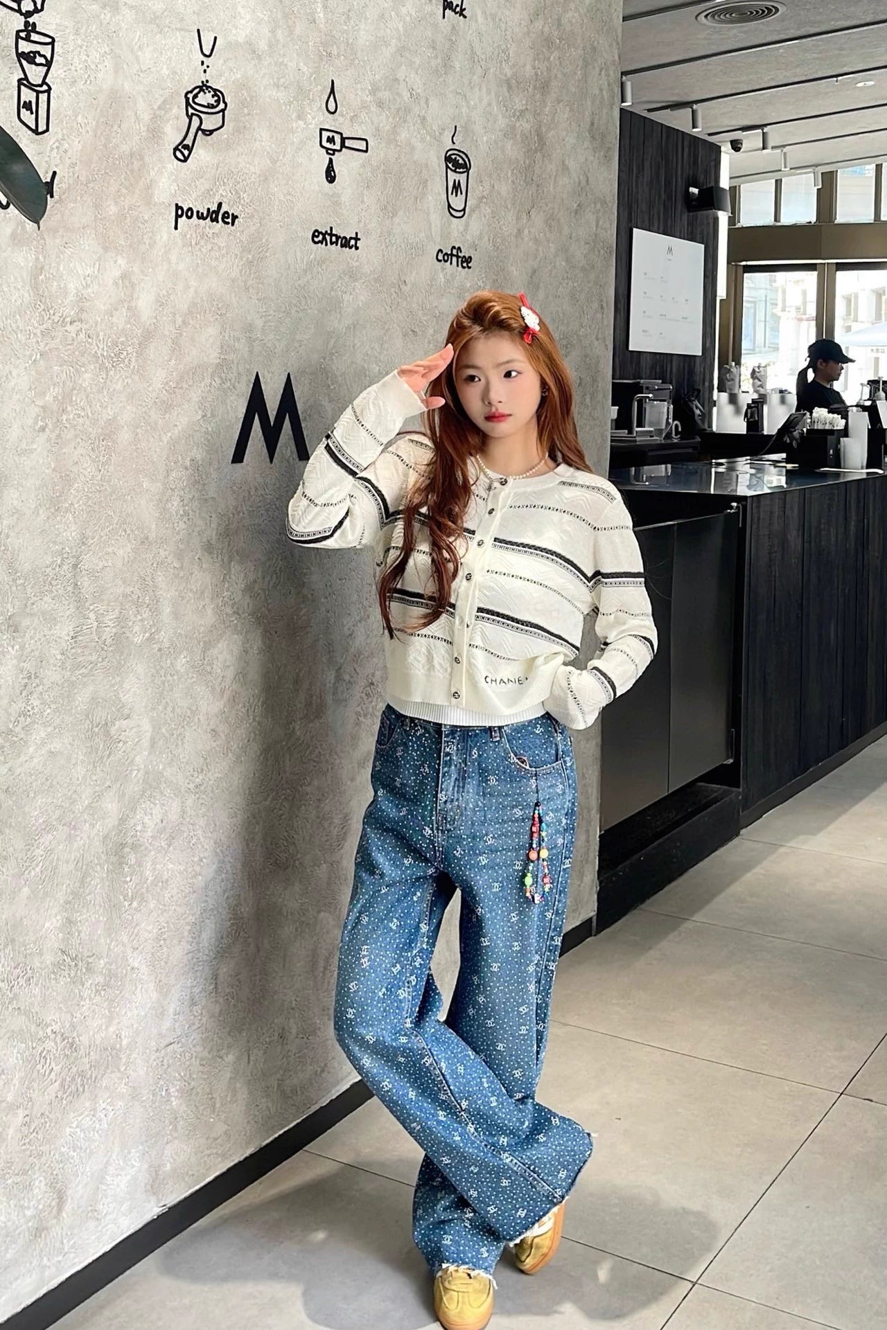 Heavy-duty pearl-studded pants