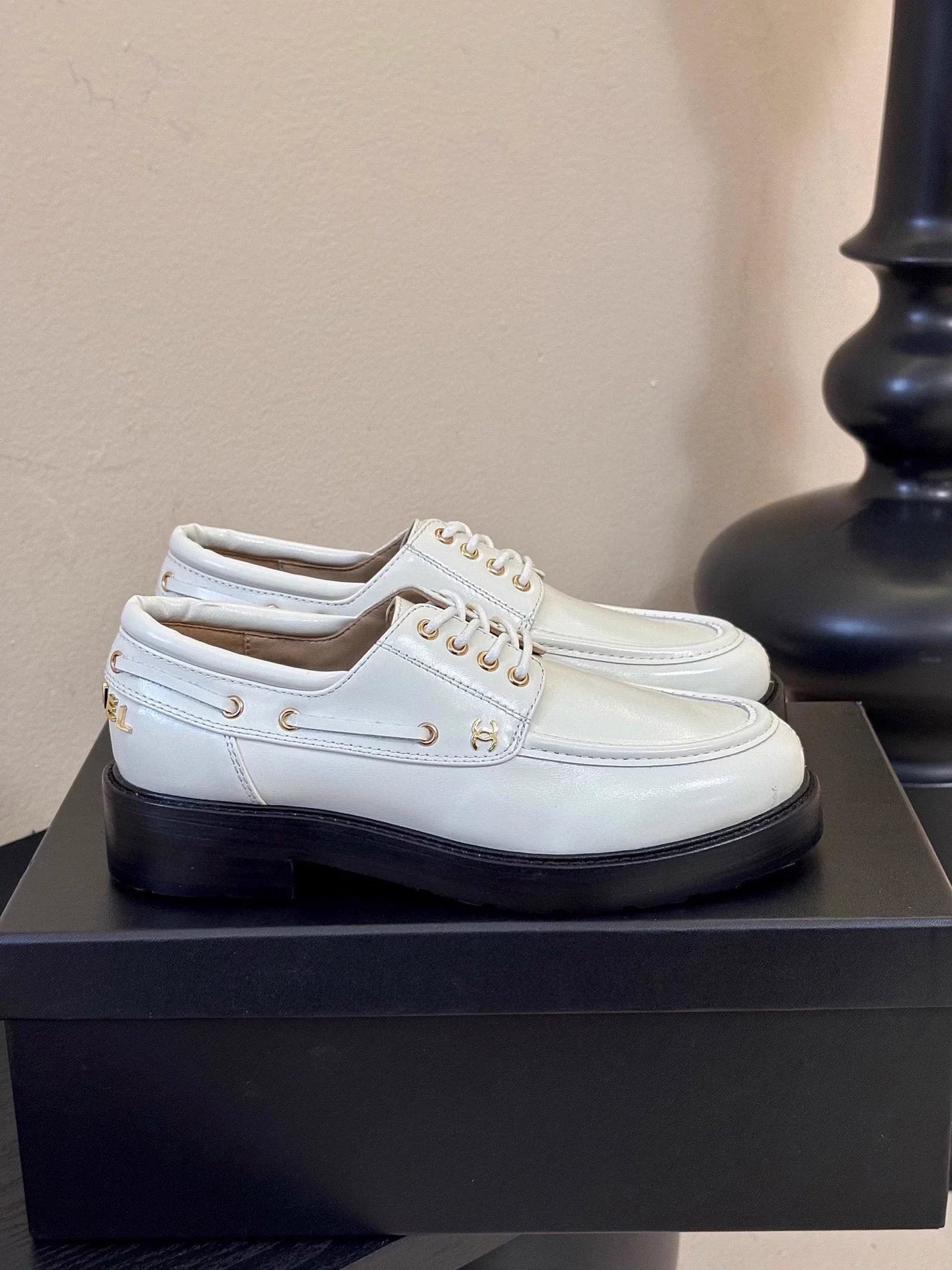Double C buckle loafers