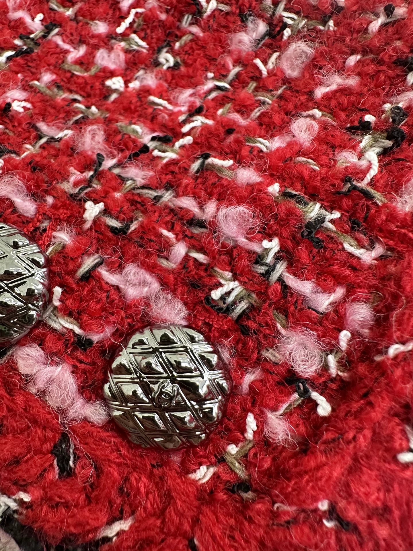 Camellia flower brooch woven outer jacket